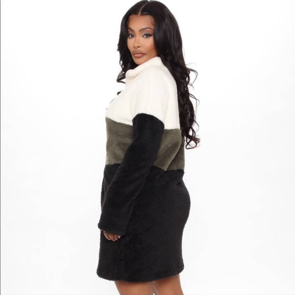 Fashionnova sweater dress - Picture 3 of 6